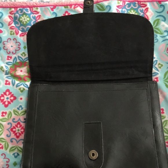 Elegant Black Leather Portfolio Case - Picture 2 of 4